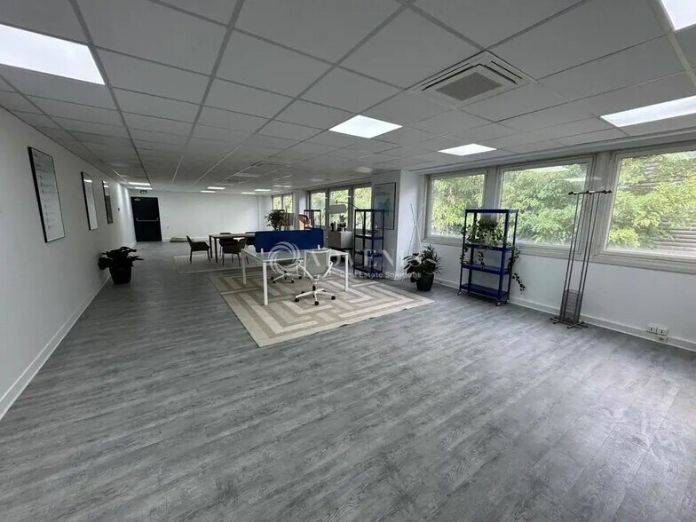 Office in Aulnay-sous-Bois for lease - Building Photo - Image 2 of 4