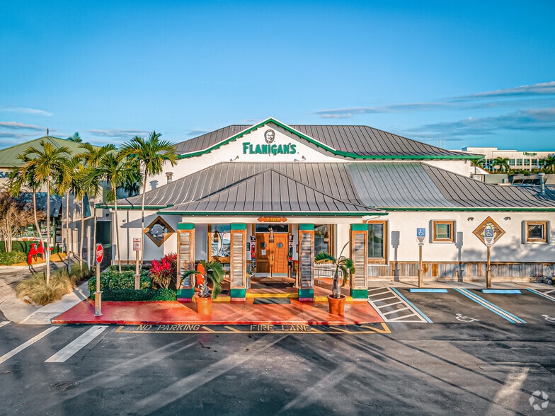 2310-2410 Weston Rd, Weston, FL for lease - Building Photo - Image 3 of 11