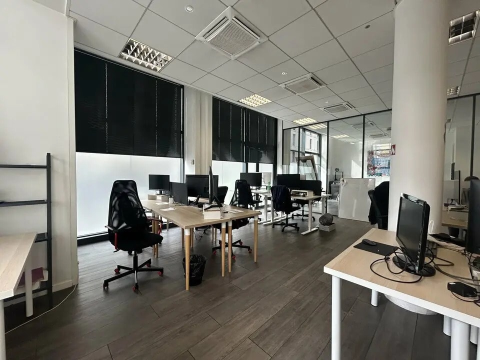 Location Bureaux 234 m² à 786 m² - Photo 1