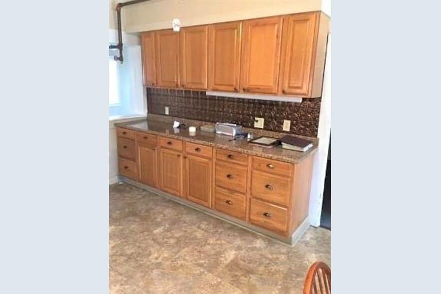 16 N Main St, London, OH for lease - Interior Photo - Image 3 of 12