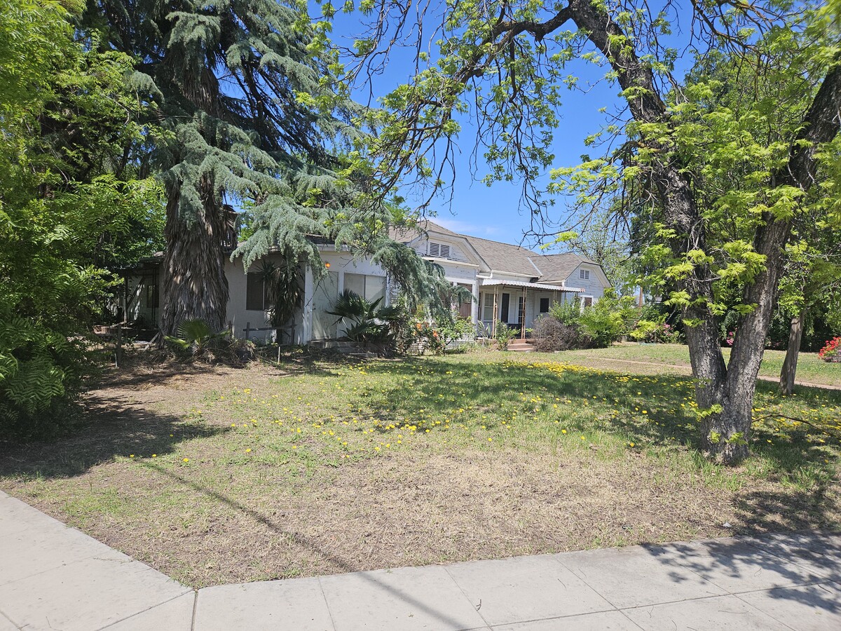 7013 N Maroa Ave, Fresno, CA 93650 - Office for Sale | LoopNet