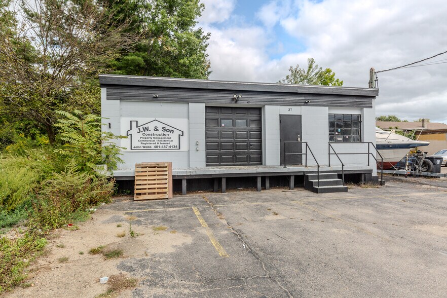 37 Fletcher Ave, Cranston, RI for sale - Building Photo - Image 1 of 1