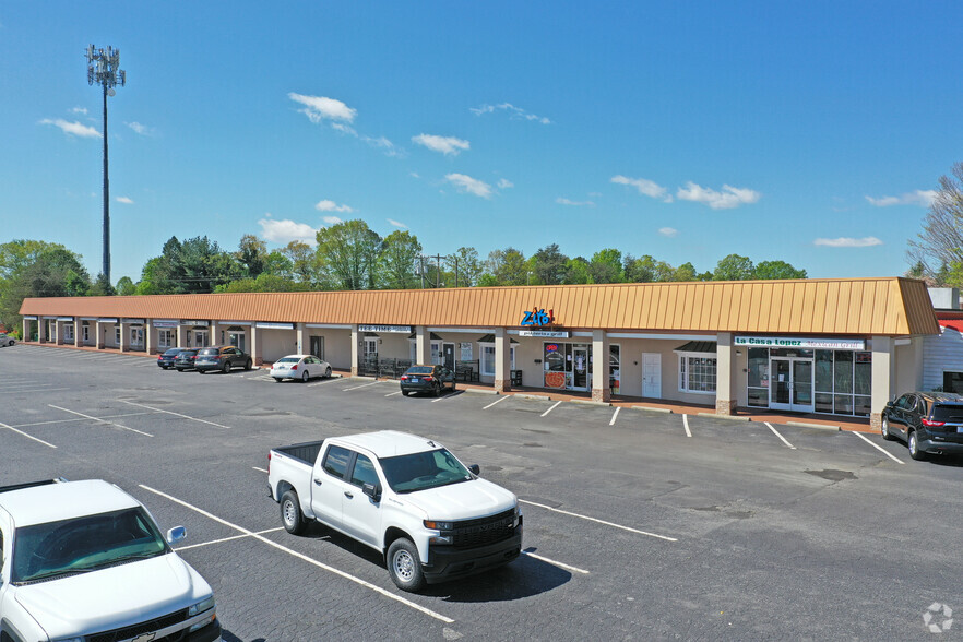 3028-3094 Healy Dr, Winston-Salem, NC for lease - Building Photo - Image 3 of 5