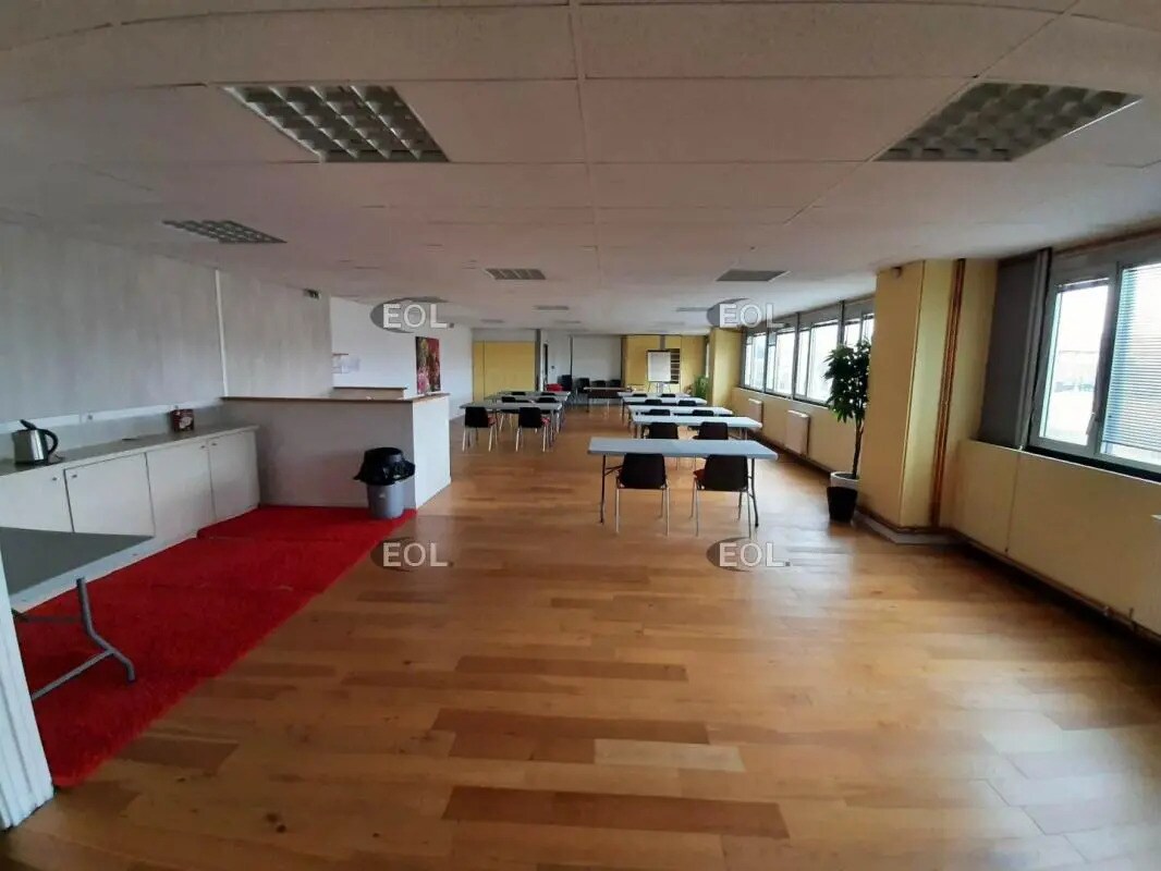 Office in Vitry-sur-Seine for sale Building Photo- Image 1 of 7