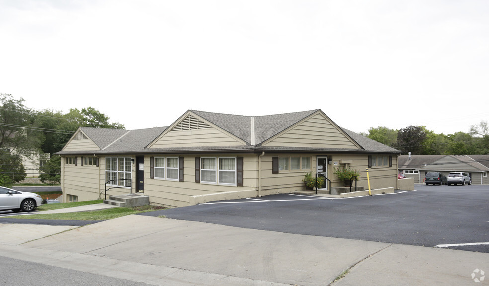 5450-5460 Buena Vista, Roeland Park, KS for sale - Building Photo - Image 1 of 1