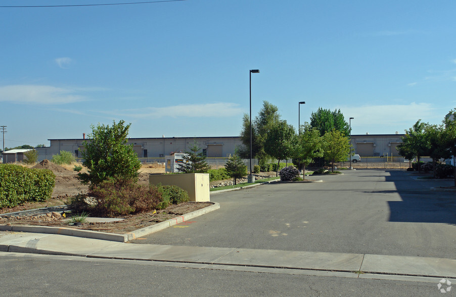 4601 Lang Ave, Mcclellan, CA for lease - Building Photo - Image 2 of 7