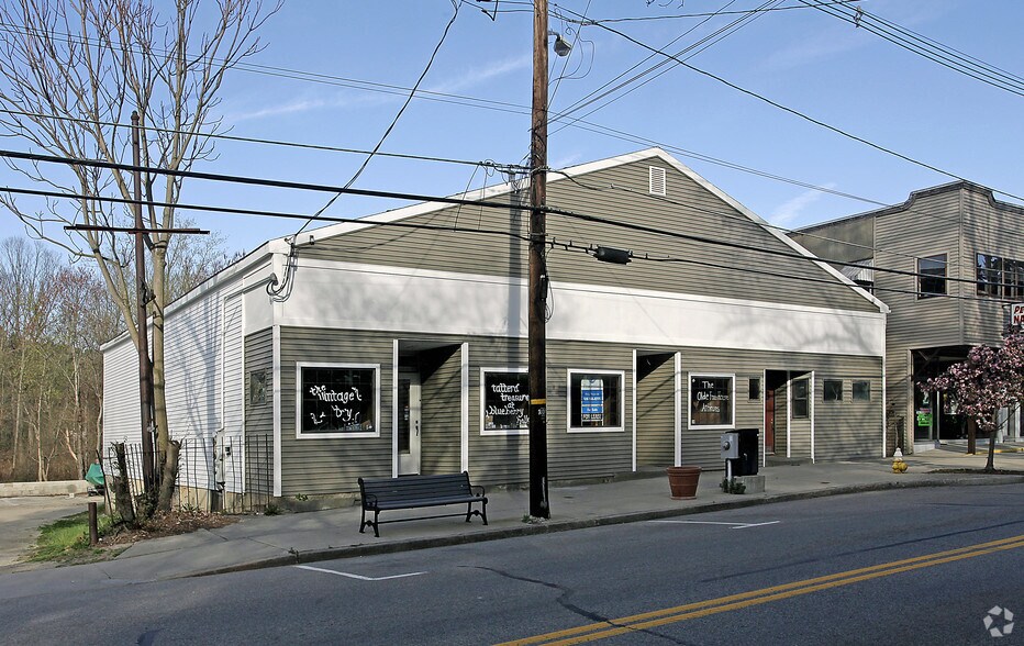 22732277 Providence Rd, Northbridge, MA 01534