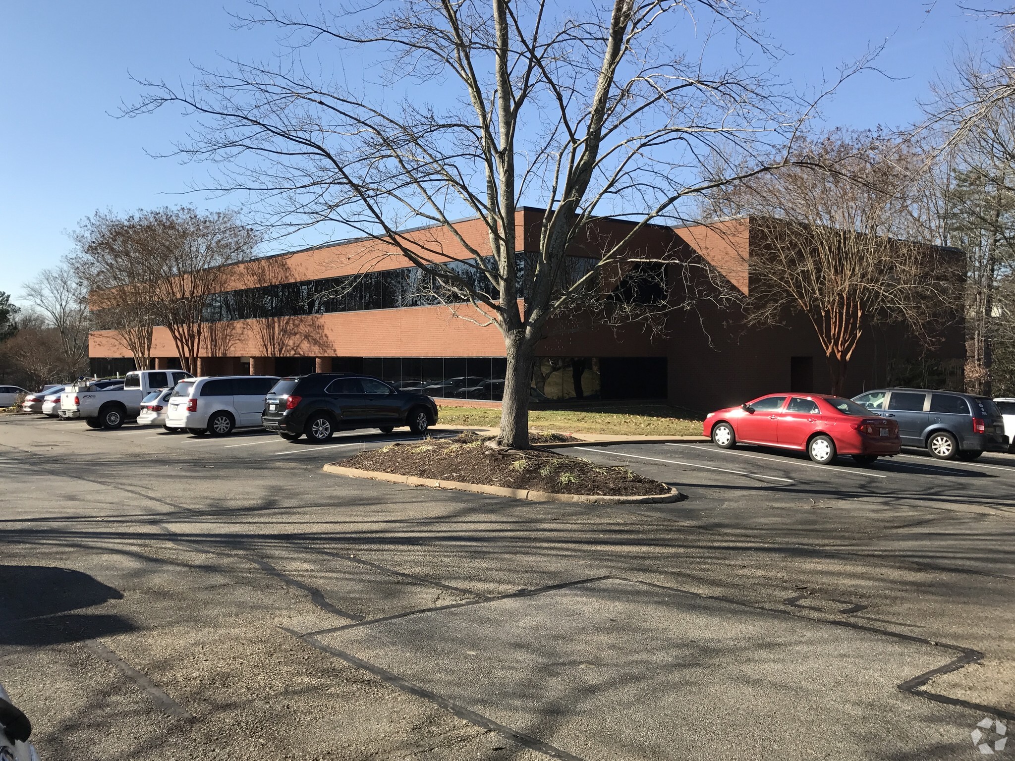 620 Moorefield Park Dr, Richmond, VA for lease Primary Photo- Image 1 of 17