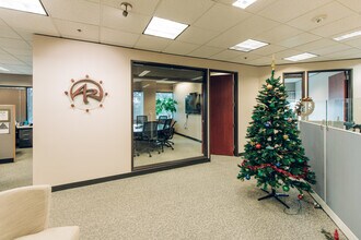 5 Centerpointe Dr, Lake Oswego, OR for lease Building Photo- Image 2 of 4