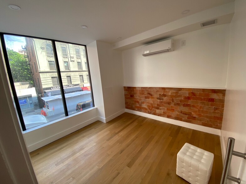 1220-1224 Lexington Ave, New York, NY for sale - Interior Photo - Image 1 of 1