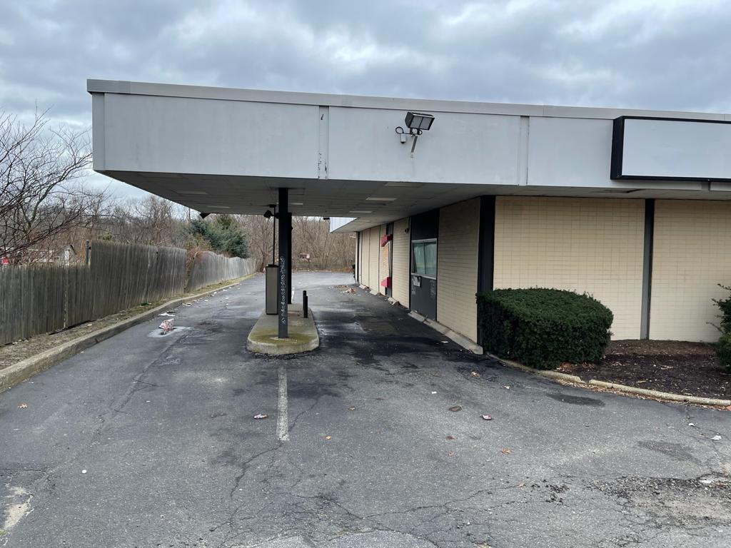 16001718 Montauk Hwy, Mastic, NY 11950 Mastic Center