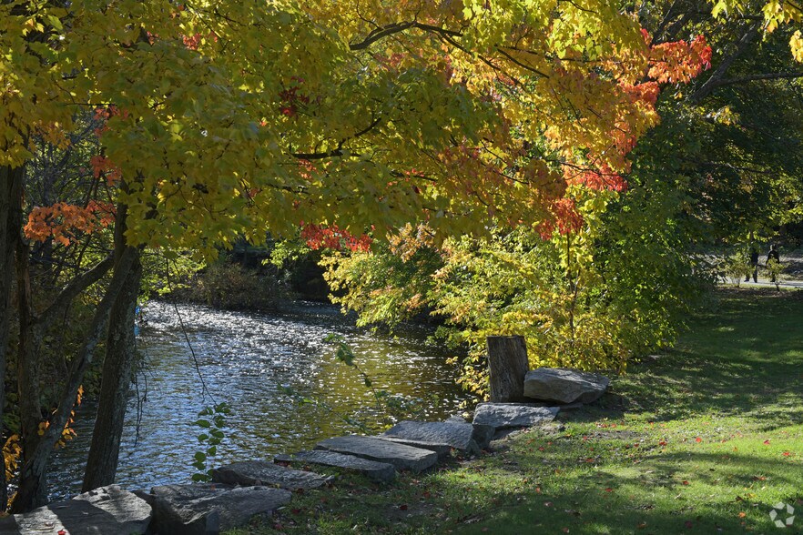 250 Valley St, Providence, RI for sale - Building Photo - Image 3 of 3