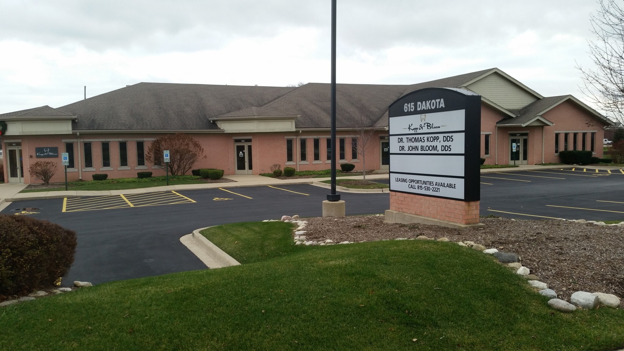 615 Dakota St, Crystal Lake, IL for sale Building Photo- Image 1 of 1