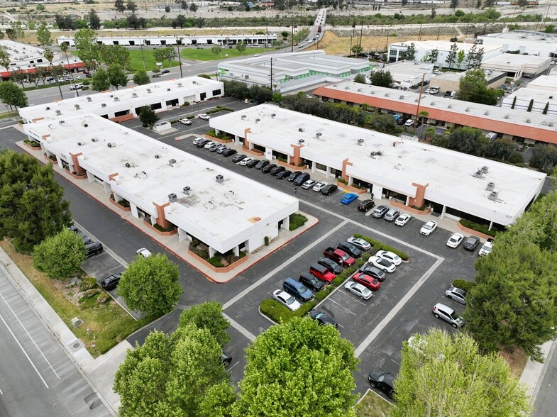 Cooley Business Park portfolio of 2 properties for sale on LoopNet.com - Building Photo - Image 3 of 19