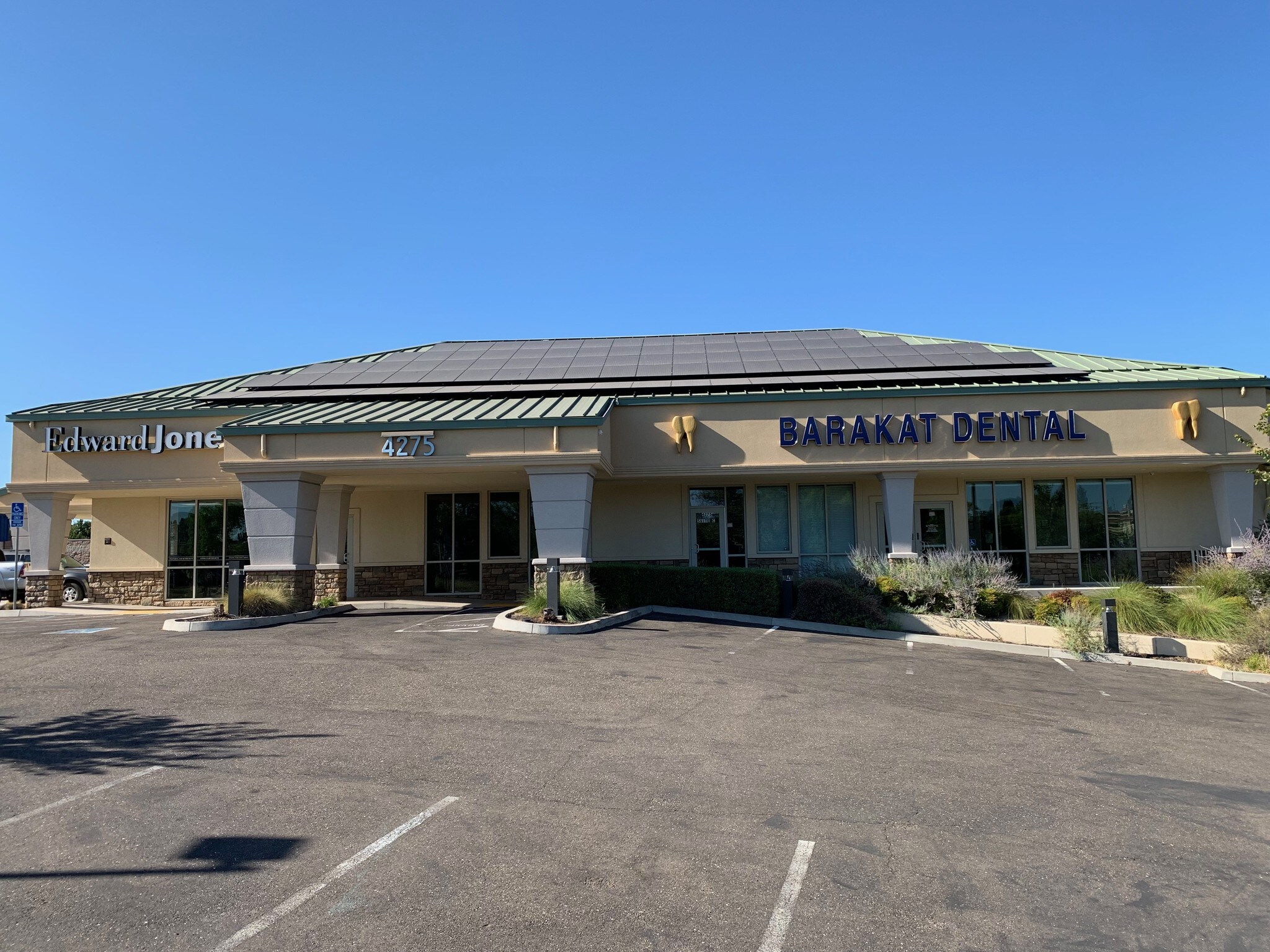 4275 Rocklin Rd, Rocklin, CA for lease Building Photo- Image 1 of 5