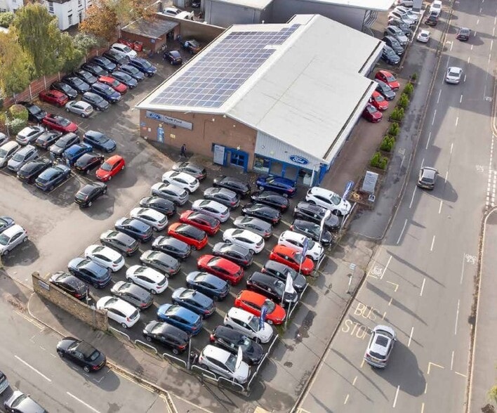 Portsmouth Rd, Thames Ditton for sale - Primary Photo - Image 1 of 1