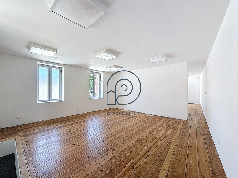 Office in La Madeleine for sale - Interior Photo - Image 3 of 11