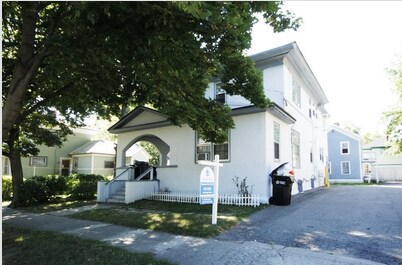 807-809 W Cedar St, Kalamazoo, MI for sale - Primary Photo - Image 1 of 1