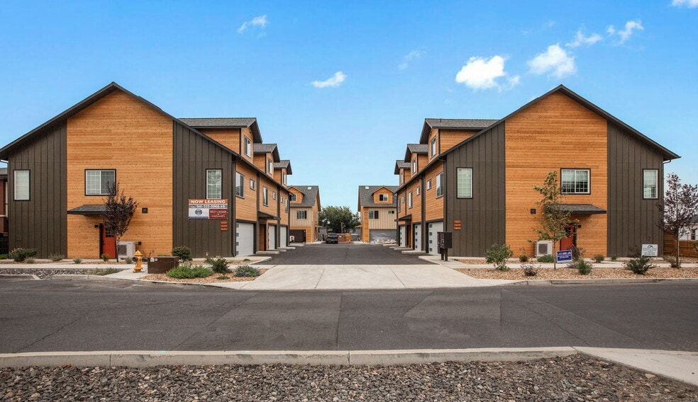 1441-1461 NW 4th St, Redmond, OR for sale - Building Photo - Image 1 of 17