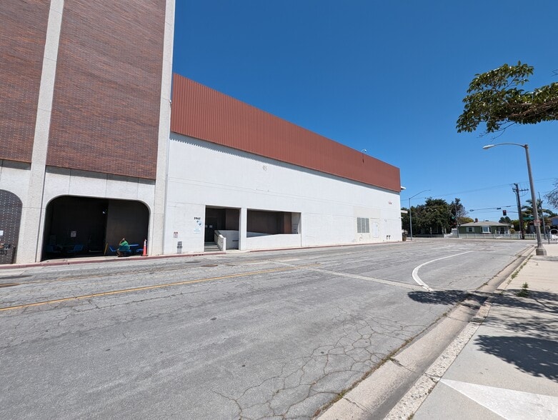 3965 Clark Ave, Long Beach, CA for sale - Primary Photo - Image 3 of 17