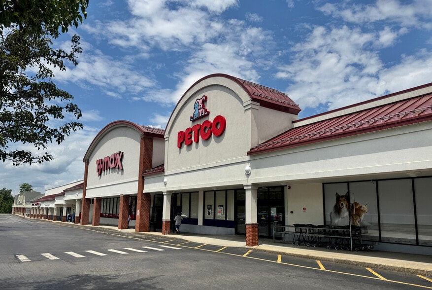 4-8 Plaistow Rd, Plaistow, NH for lease - Building Photo - Image 2 of 11