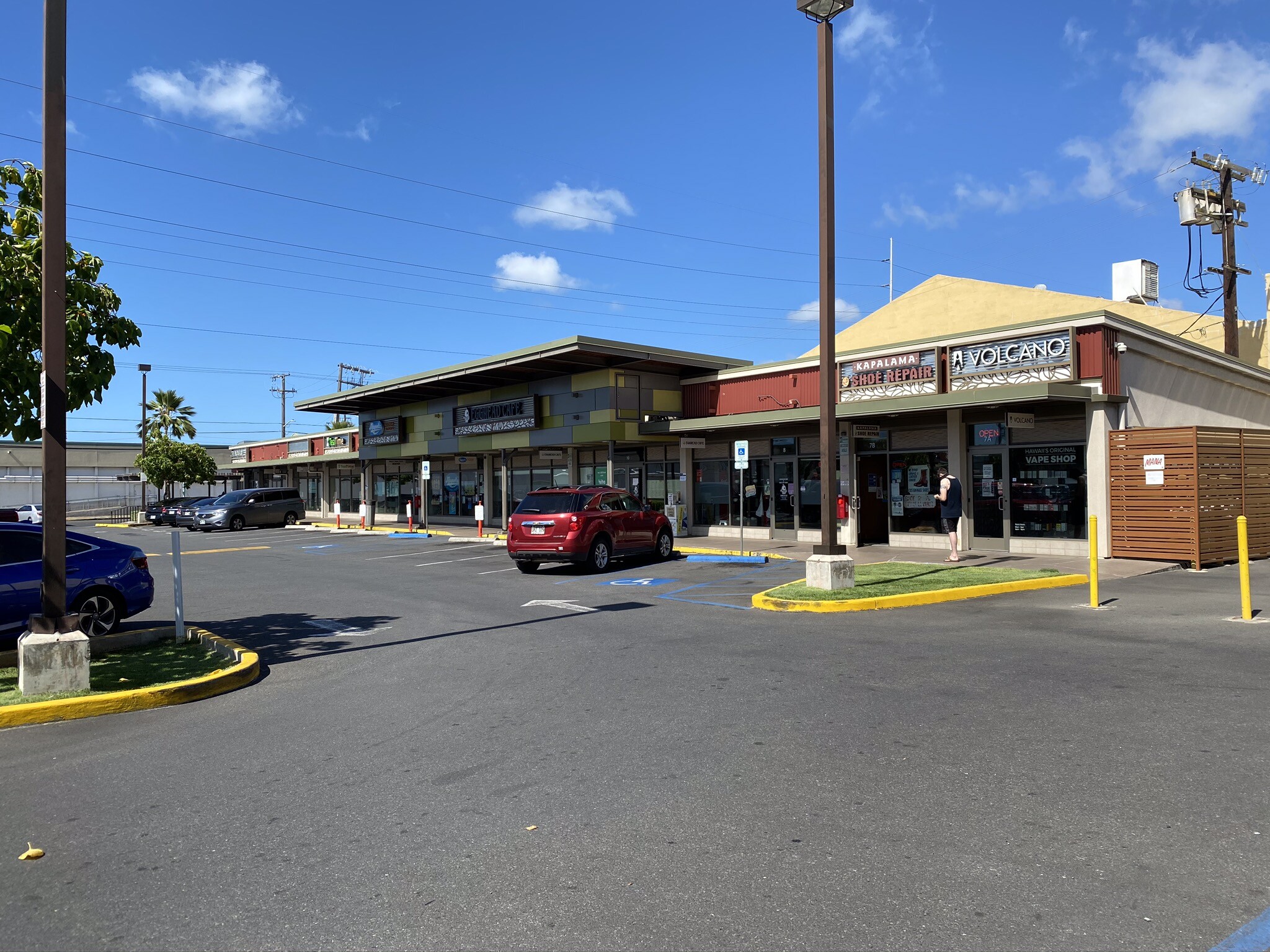 1210 Dillingham Blvd, Honolulu, HI 96817 - Kapalama Shopping Center