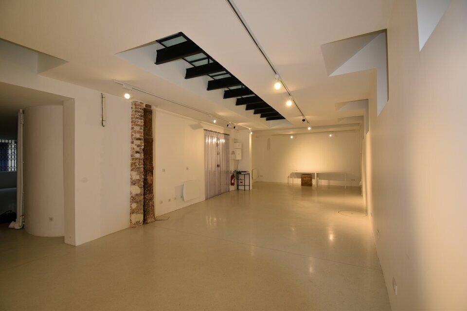 Retail in Paris for lease Interior Photo- Image 1 of 6