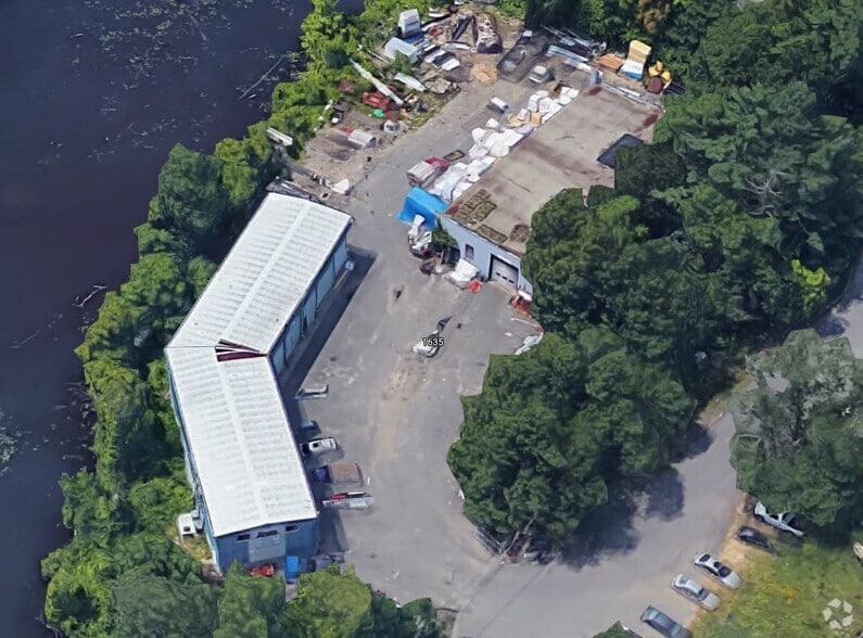 1635 Page Blvd, Springfield, MA for lease - Primary Photo - Image 2 of 6