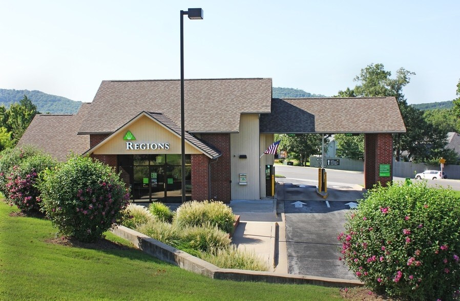 175 Pointe Royale Dr, Branson, MO 65616