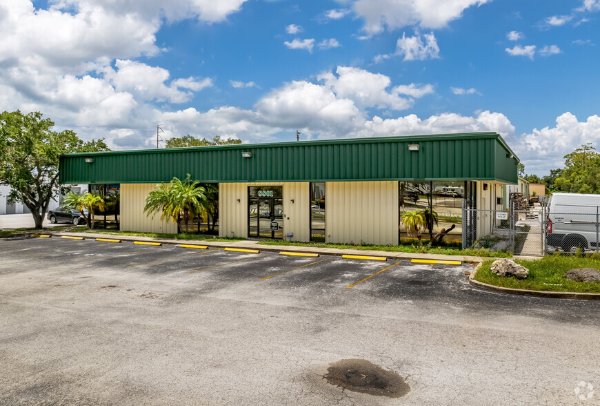 8801 Enterprise Blvd, Largo, FL for lease - Primary Photo - Image 1 of 9