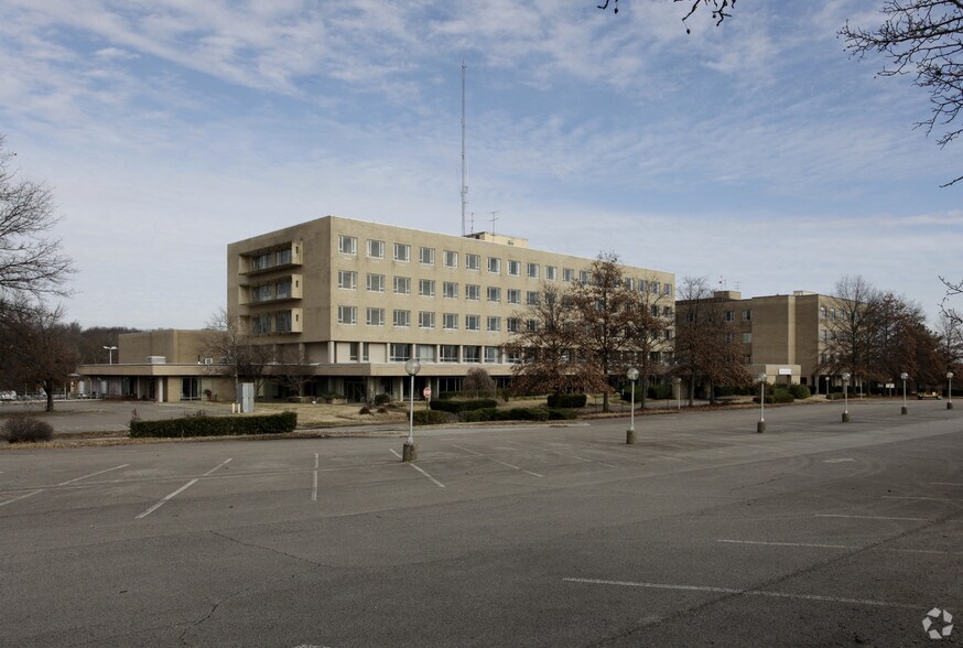 612 W Due West Ave, Madison, TN 37115