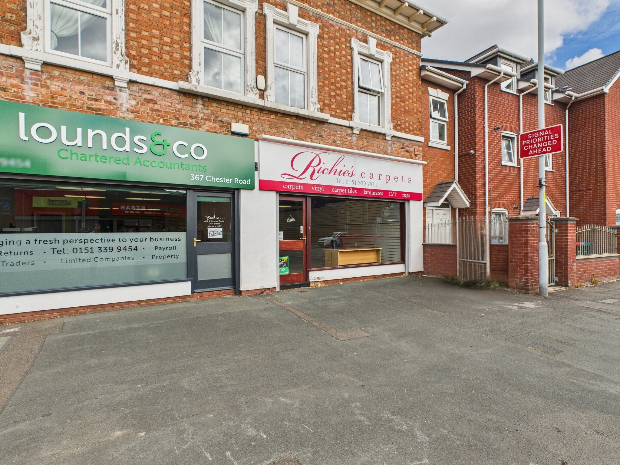 369 Chester Rd, Ellesmere Port for lease Building Photo- Image 1 of 5