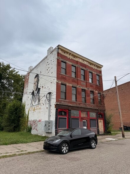 1913 Central Ave, Cincinnati, OH for sale - Building Photo - Image 2 of 16