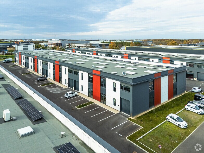 600 Avenue Marguerite Perey, Lieusaint for sale - Primary Photo - Image 1 of 3