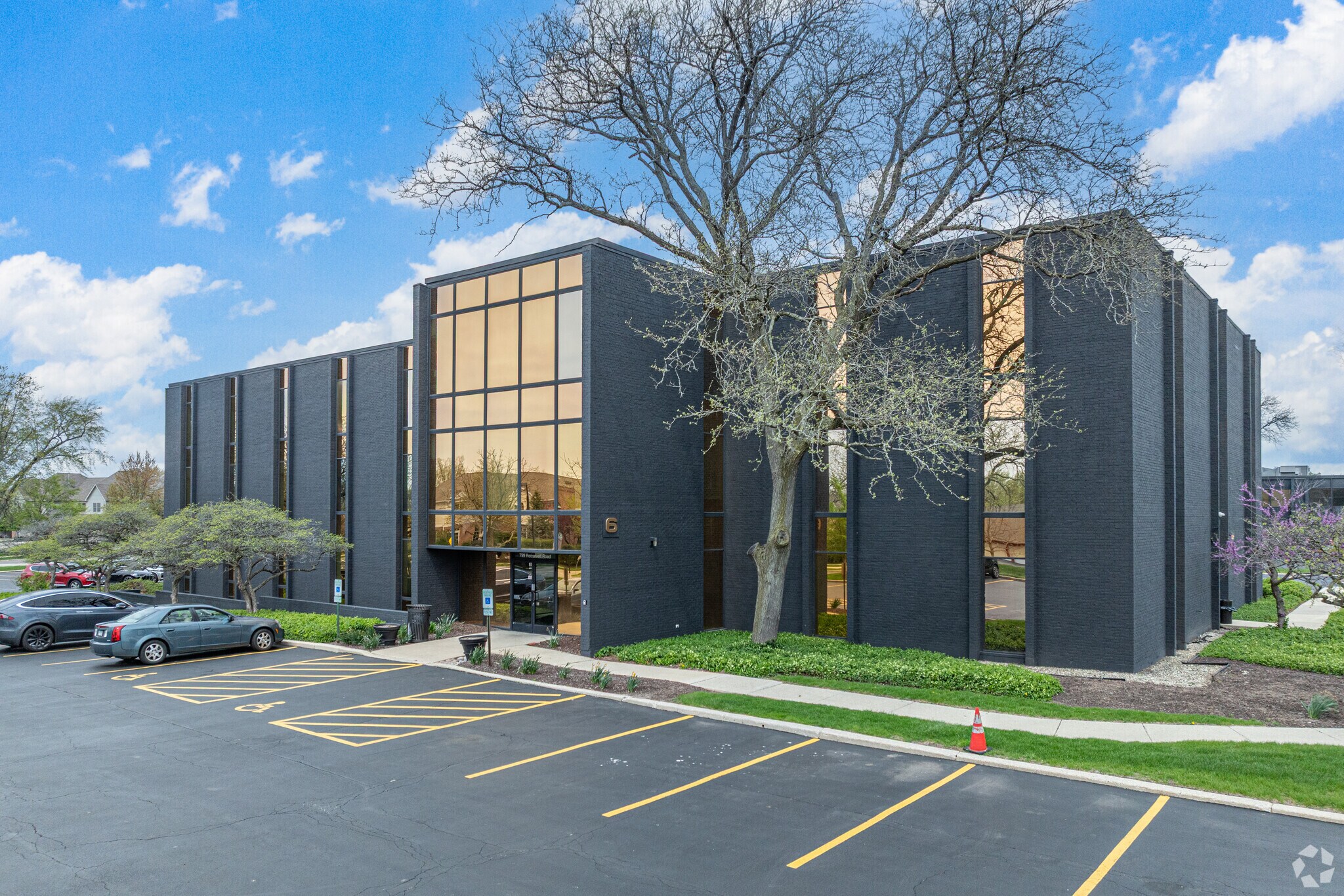 799 Roosevelt Rd, Glen Ellyn, IL for sale Primary Photo- Image 1 of 1