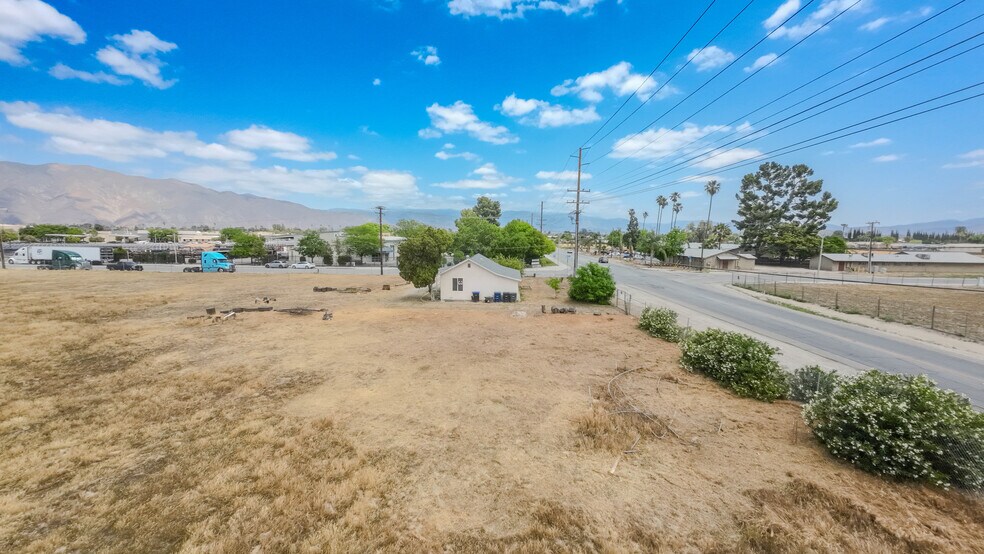 1011 W 7th St, San Jacinto, CA for lease - Building Photo - Image 3 of 7