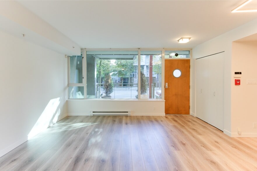 1432 Hastings St W, Vancouver, BC for sale - Interior Photo - Image 3 of 19