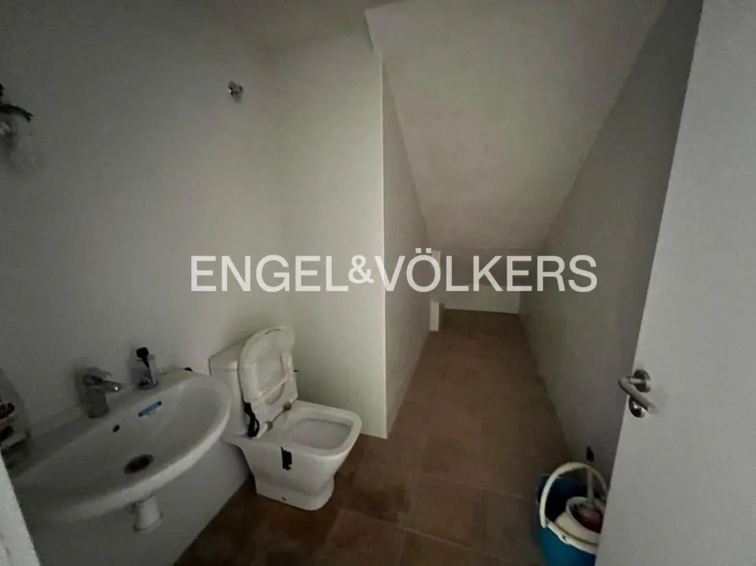 Retail in Santa Coloma de Gramenet, Barcelona for lease Interior Photo- Image 1 of 2