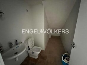 Retail in Santa Coloma de Gramenet, Barcelona for lease Interior Photo- Image 1 of 2