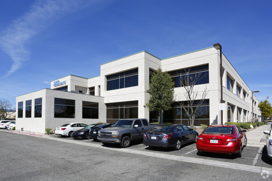 36450 Inland Valley Dr, Wildomar, CA for lease - Primary Photo - Image 1 of 10