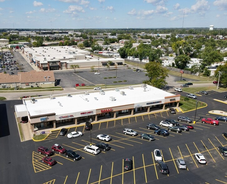 1400 Twixt Town Rd, Marion, IA for lease - Building Photo - Image 3 of 6