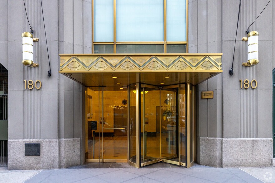 180 Varick St, New York, NY for lease - Building Photo - Image 3 of 7