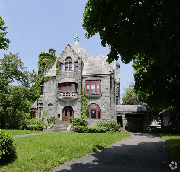 10 Thurlow Ter, Albany, NY for sale - Primary Photo - Image 1 of 1