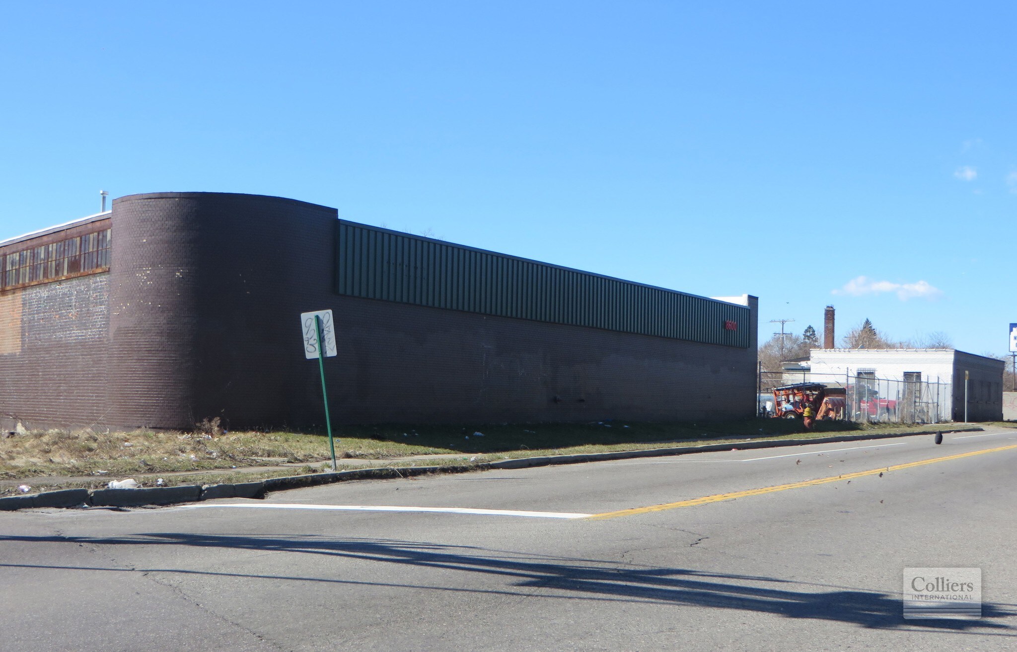 8600 E 7 Mile Rd, Detroit, MI for sale Building Photo- Image 1 of 1