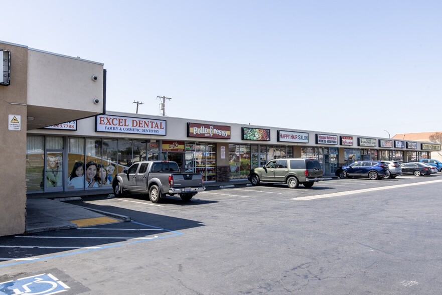 2034-2060 W Lincoln Ave, Anaheim, CA for lease - Building Photo - Image 2 of 4