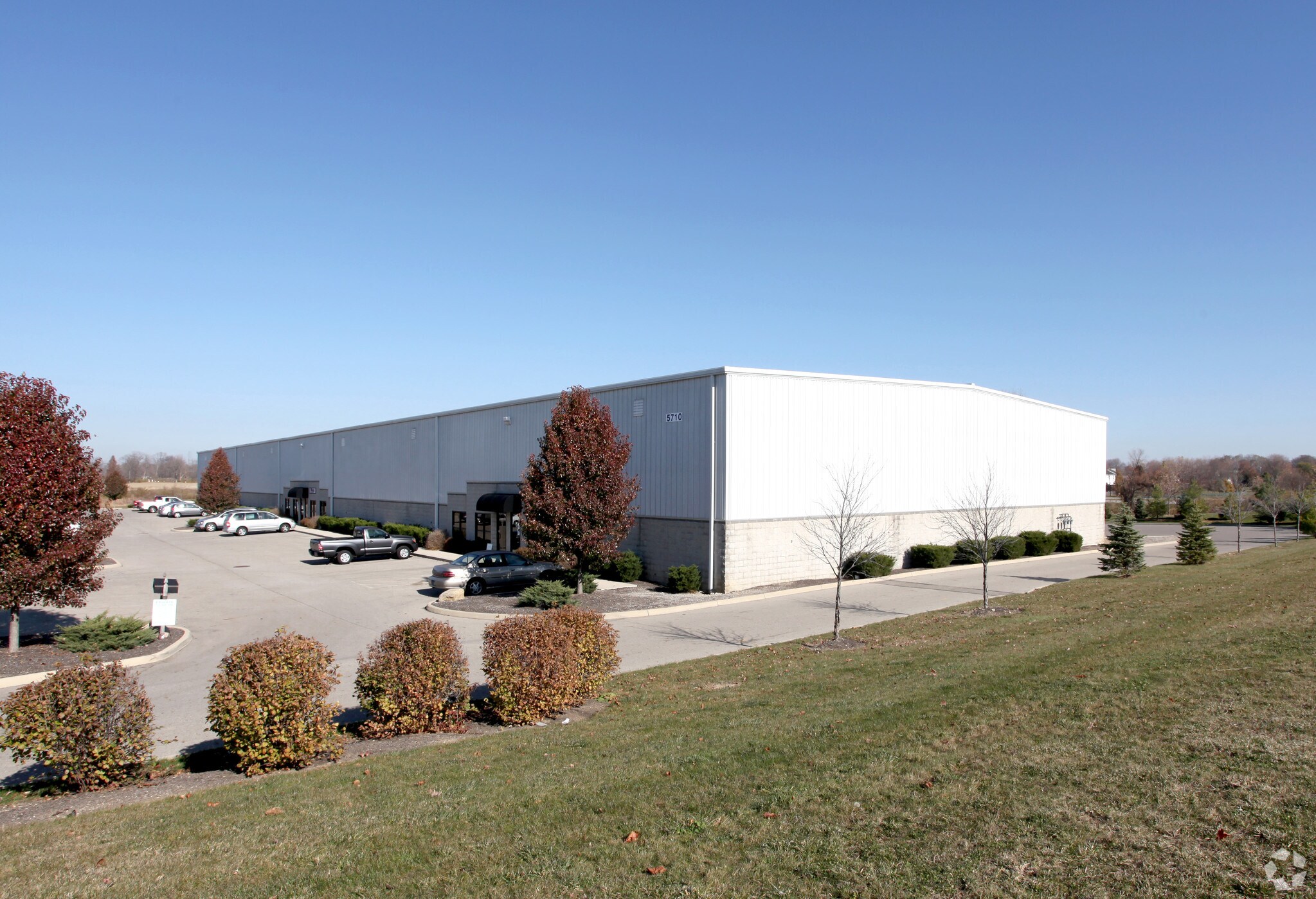 5710-5730 Green Pointe Dr, Groveport, OH for sale Primary Photo- Image 1 of 1