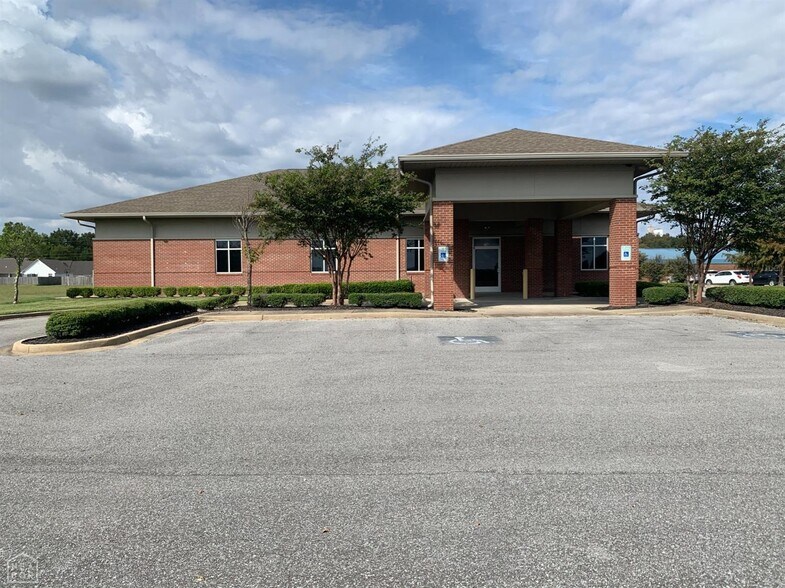 216 Hester Parker Dr, Marked Tree, AR for sale - Building Photo - Image 1 of 1