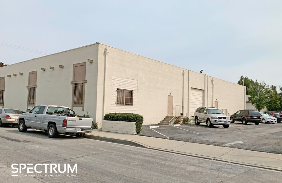 26881-26883 Ruether Ave, Santa Clarita, CA for lease - Building Photo - Image 3 of 5