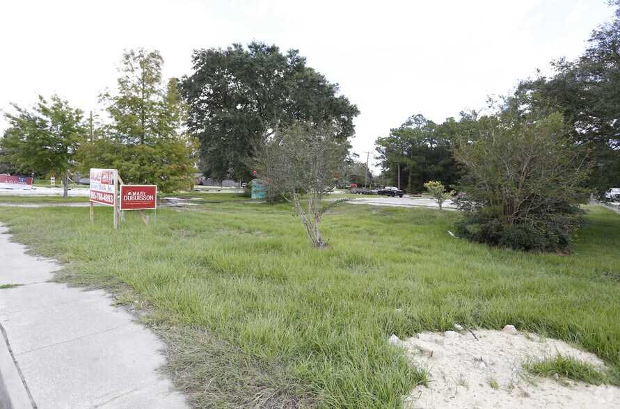 Pontchartrain Dr, Slidell, LA 70458