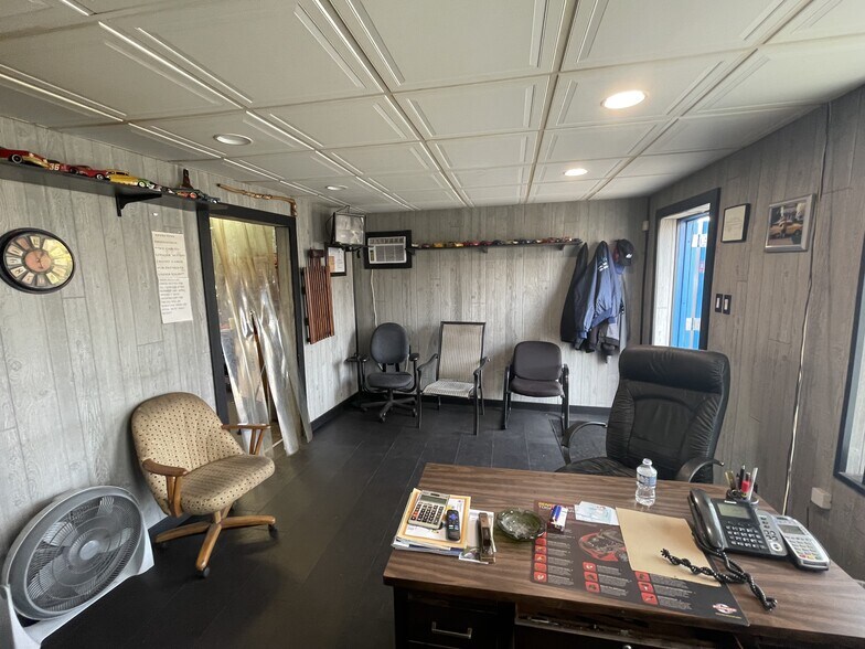 16230 Harper Ave, Detroit, MI 48224 Hastings Auto Repair